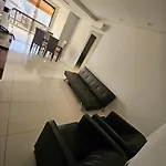 Pitangueiras 1 , 2 Dormitorios, Piscina, 100 M Praia, Duas Vagas De Garagem E Wi-Fi